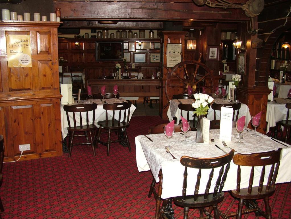 The Spice Ship Hotel Уеймут Екстериор снимка